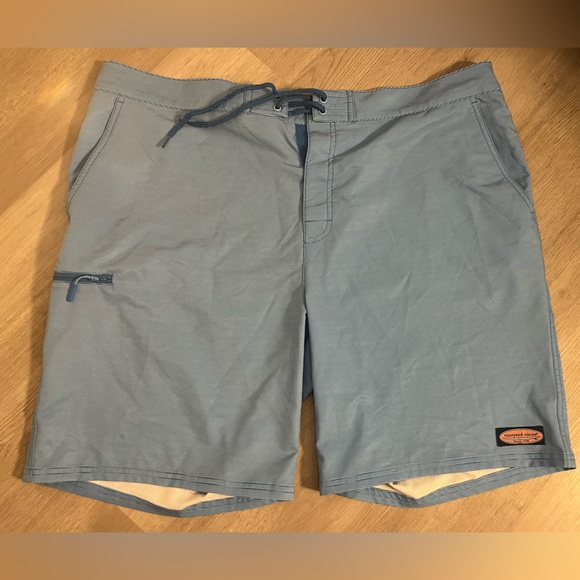 Vineyard Vines Performance Board Shorts/Trunks - Picture 1 of 6